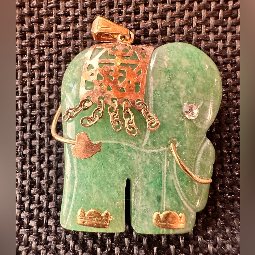 14K Yellow Gold Jade Elephant Pendant